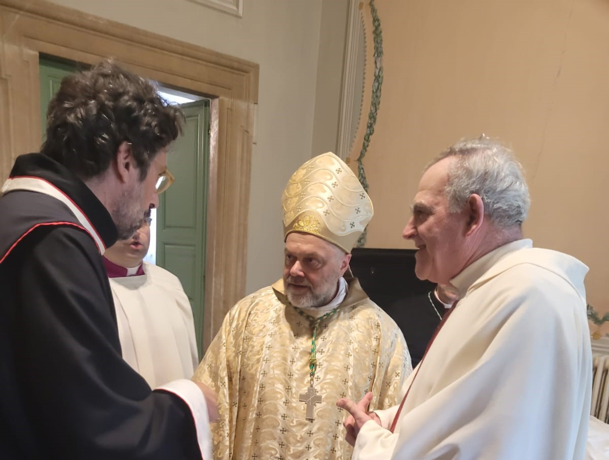Il delegato Berutto con il neovescovo1