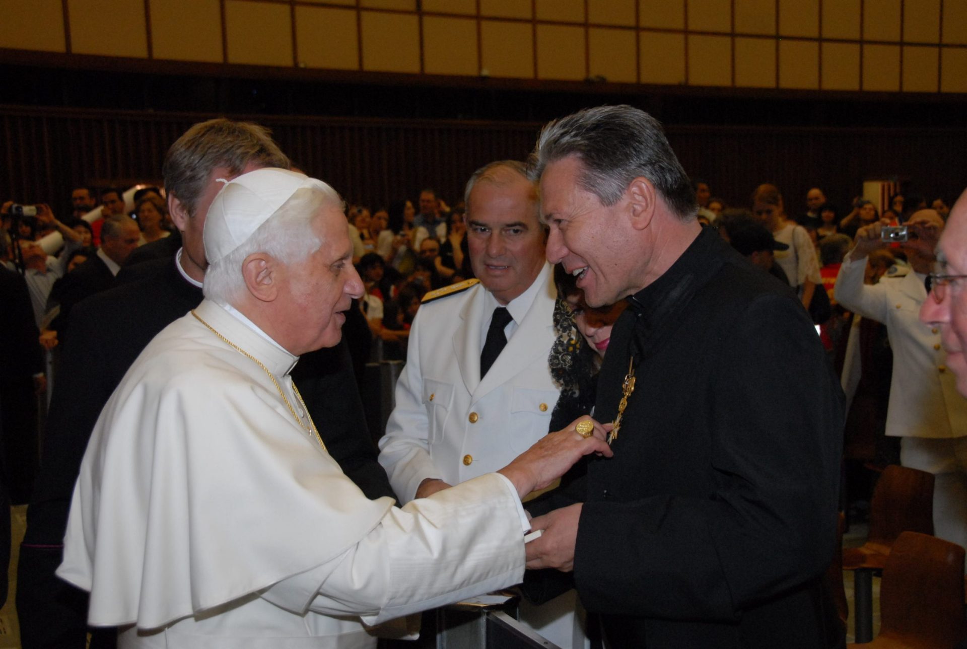 2007-06-20-Papst Benedikt mit Bischof Karl