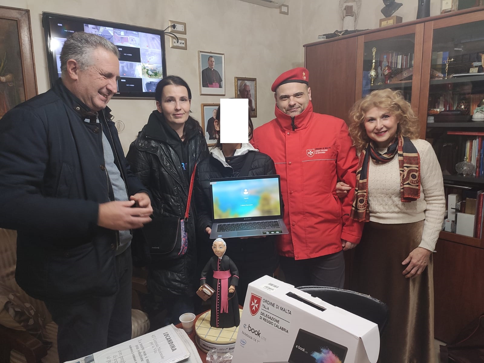 consegna delegazione rc pc ragazza rifugiata