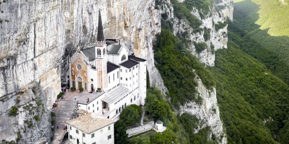 Spiazzi Madonna della corona