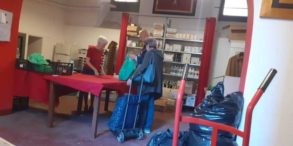 Distribuzione al CAS “Donna Maria Theodoli” di Trastevere della Delegazione di Roma_2 (1)