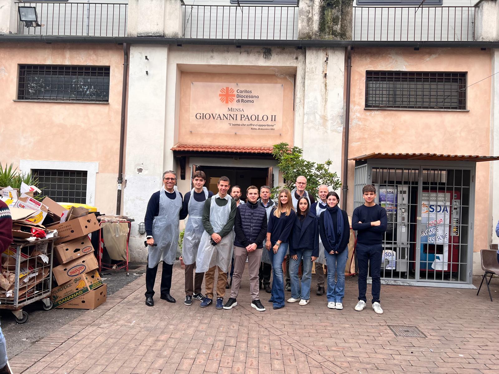 Scudieri della Delegazione di Roma in servizio alla Mensa Caritas di Colle Oppio