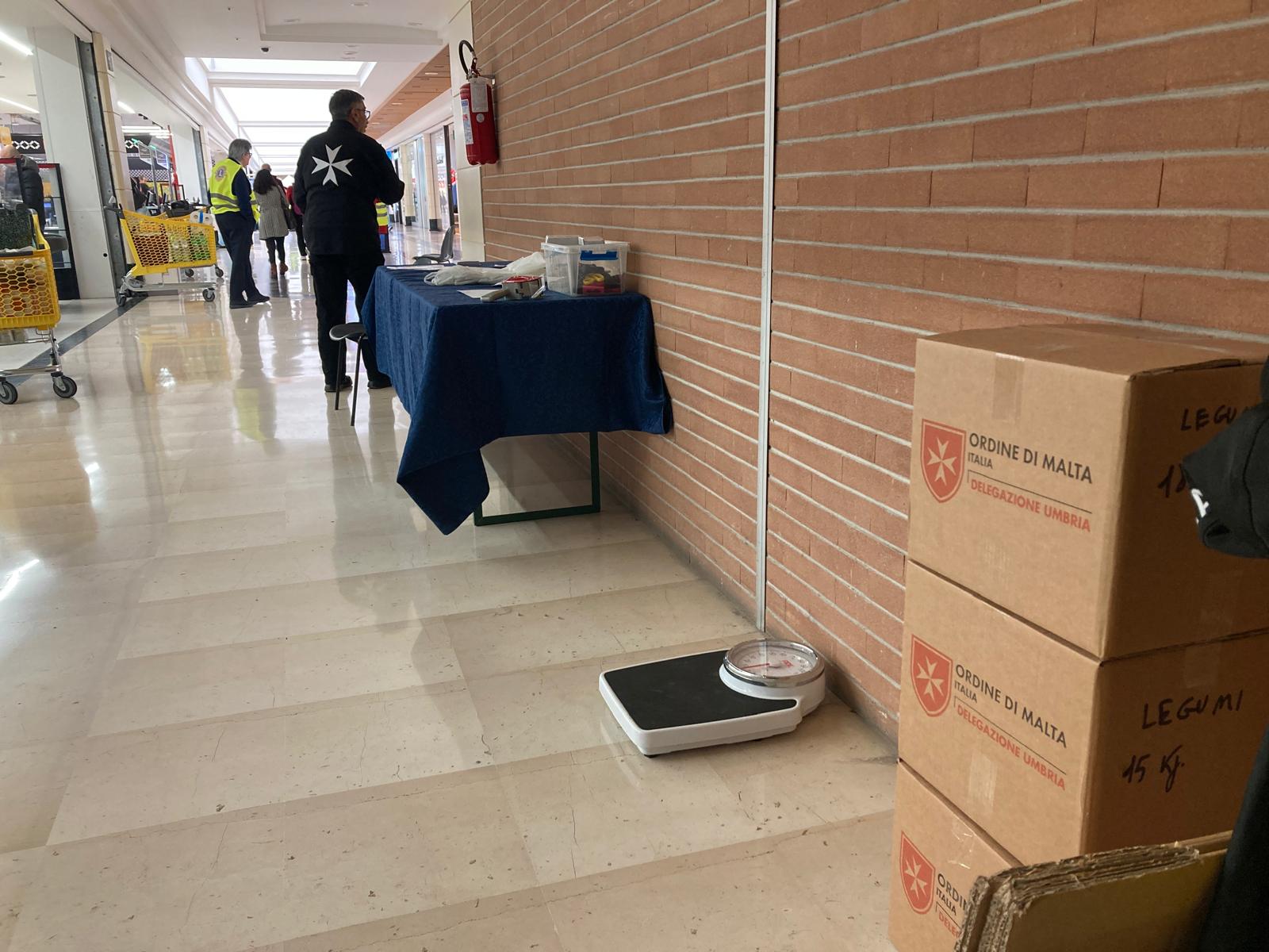 Volontari della delegazione Umbria durante la raccolta